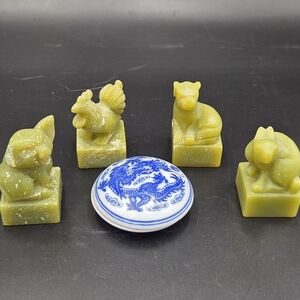 Chinese Red Paste Ink In Blue/White Porcelain Dragon Jar Original Box & Stamps